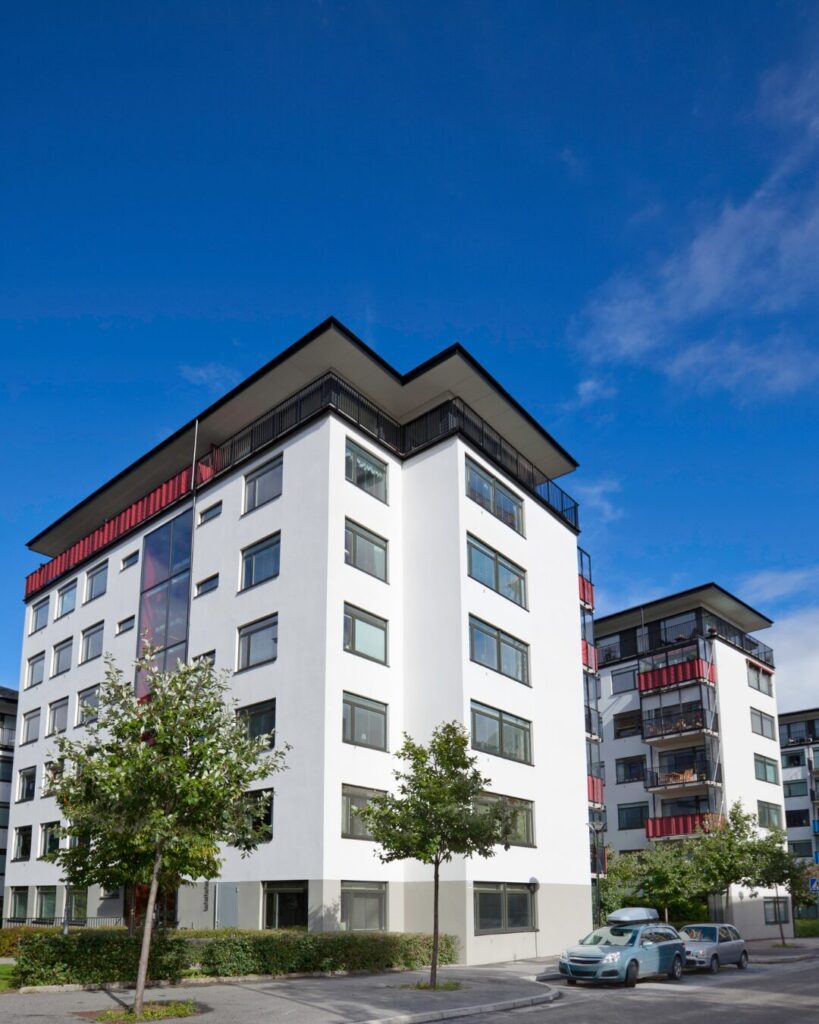 Edificio residencial desarrollado mediante cooperativa de vivienda, un modelo que permite acceder a pisos a precio de coste sin promotor tradicional.